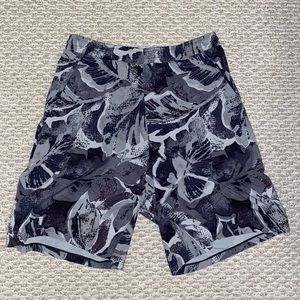 Grey floral Lululemon Pace Breakers 9” Lined